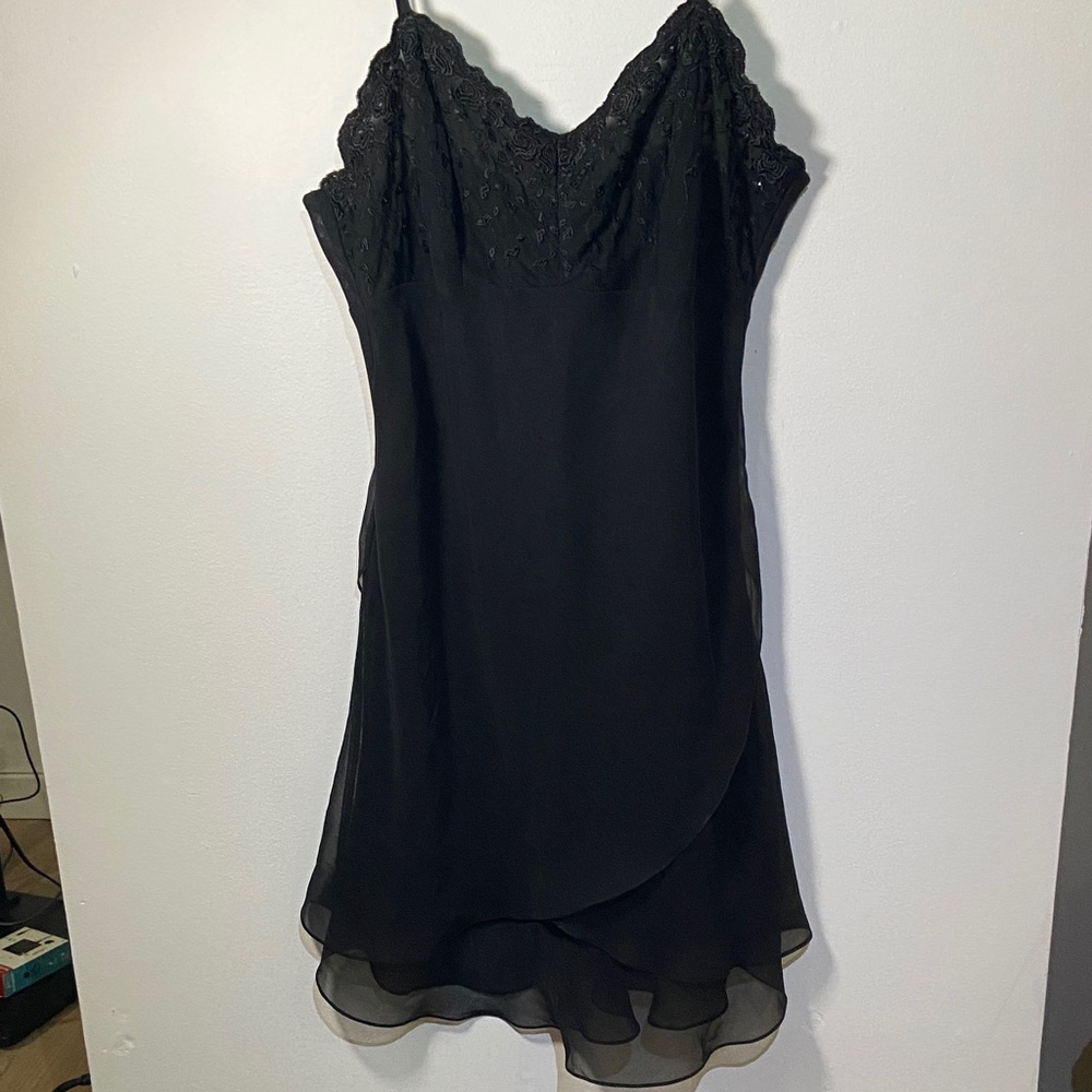 Vintage Chic Black Lace Nightgown / nightdress Size large Rose Passion